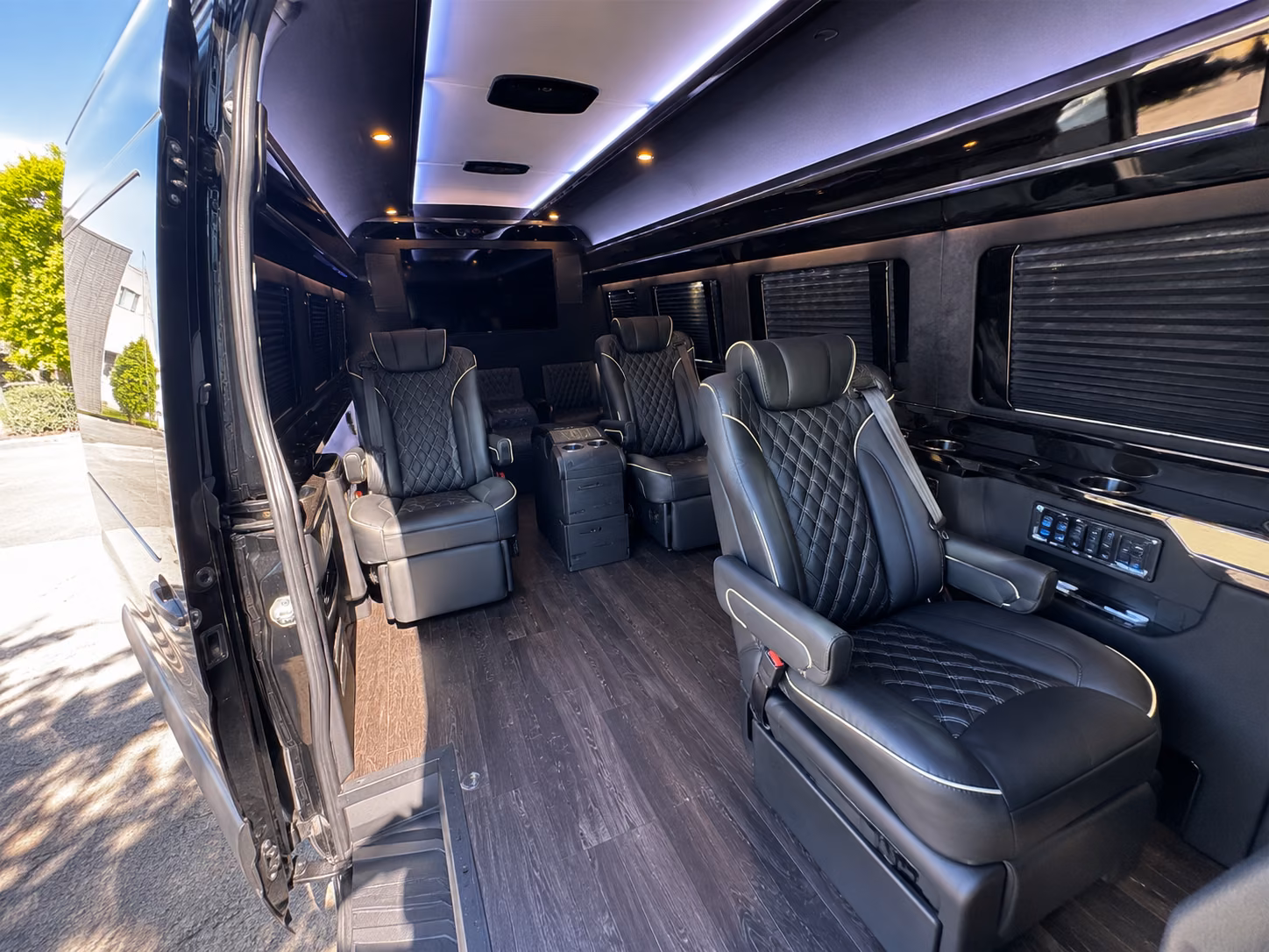 airport transfers for corporate groups and vips