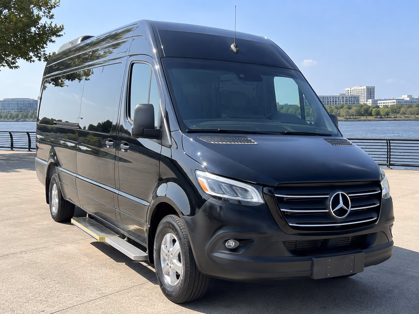 san francisco bus rentals for california road trips and oregon travel